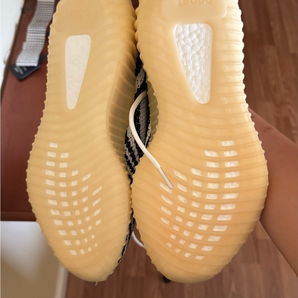 Adidas Yeezy Boost 350 V2 Zebra - Picture 3 of 9